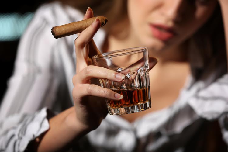 how do sober living homes work